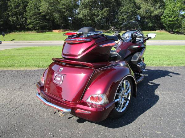 2025 Honda, Import USA — Foto 10 z 12