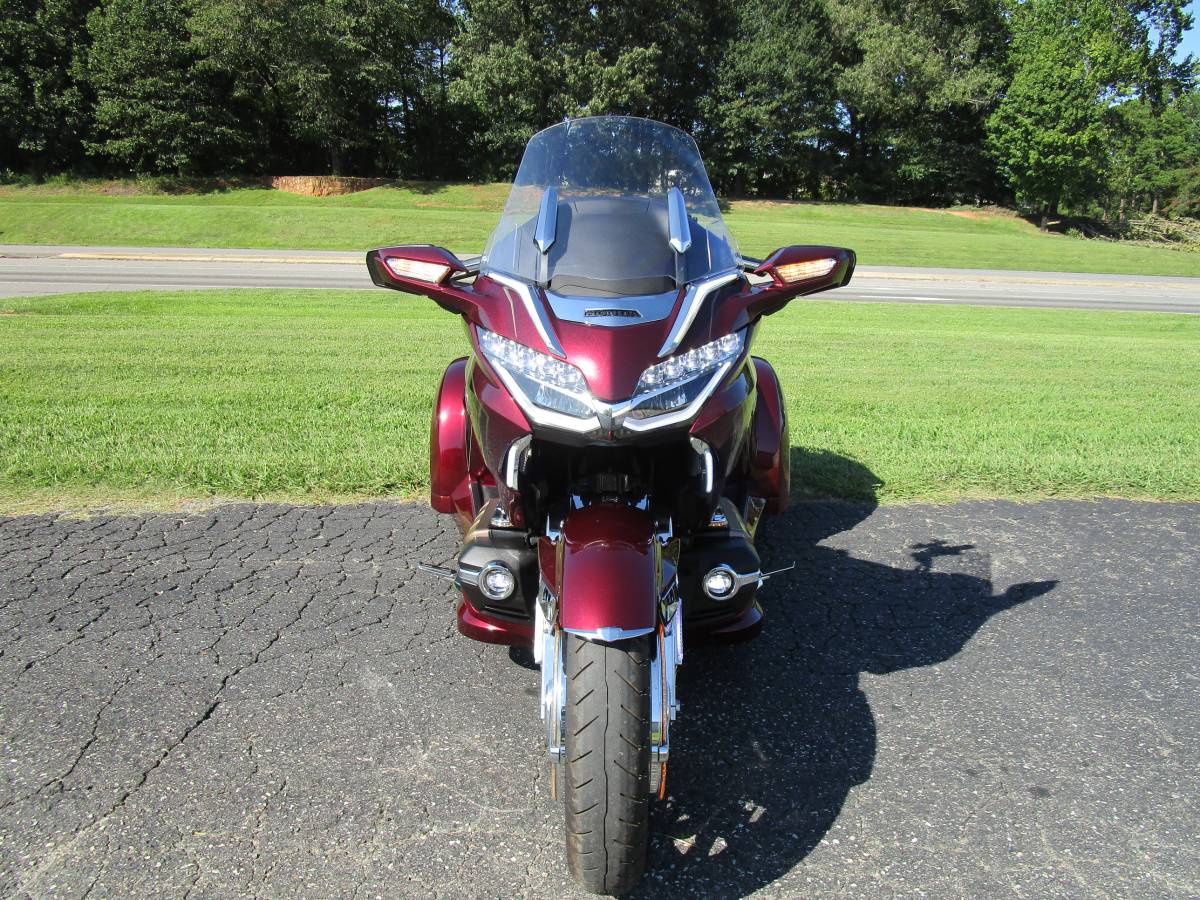 2025 Honda, Import USA — Foto 5 z 12