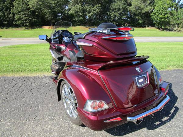 2025 Honda, Import USA — Foto 8 z 12