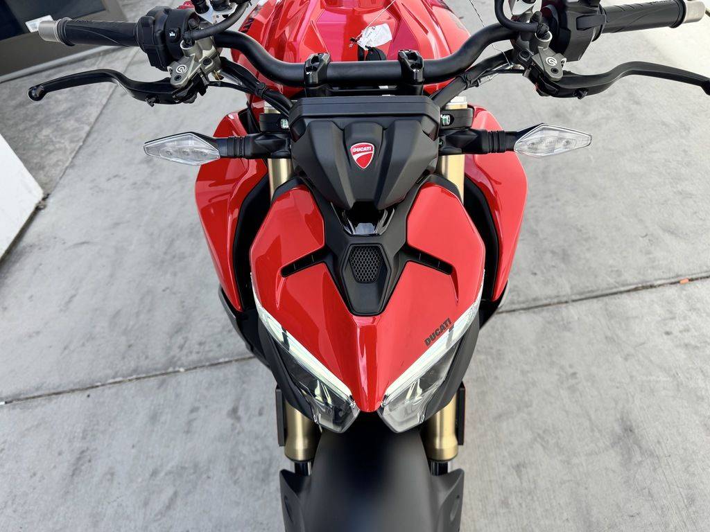 2026 Ducati, Import USA — Foto 11 z 12