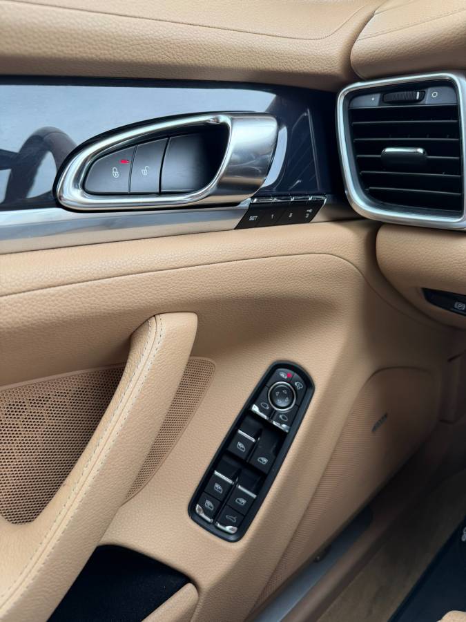 2013 Porsche, Import Kanada — Foto 10 z 12