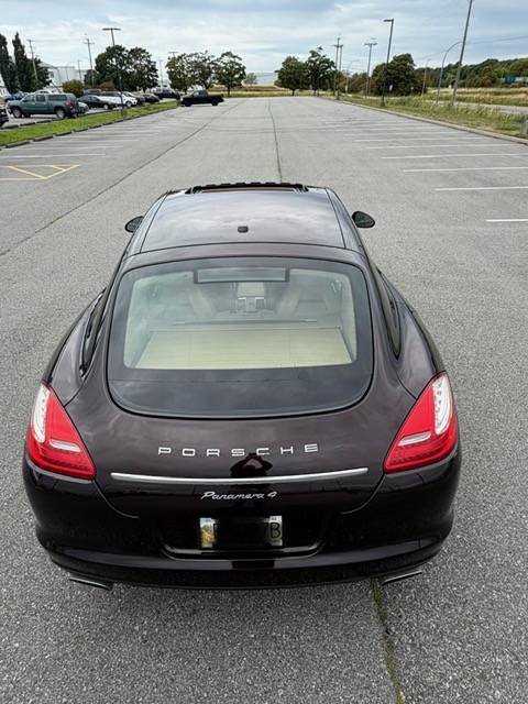 2013 Porsche, Import Kanada — Foto 4 z 12