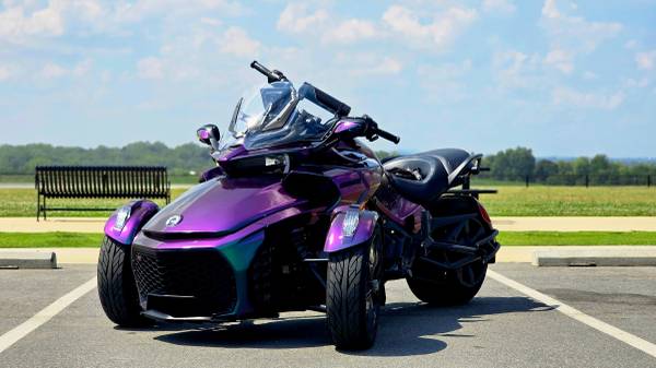 Can-Am, Import USA — Foto 3 z 12