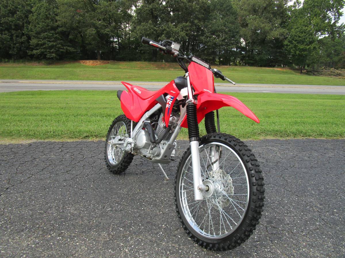 2025 Honda, Import USA — Foto 3 z 11