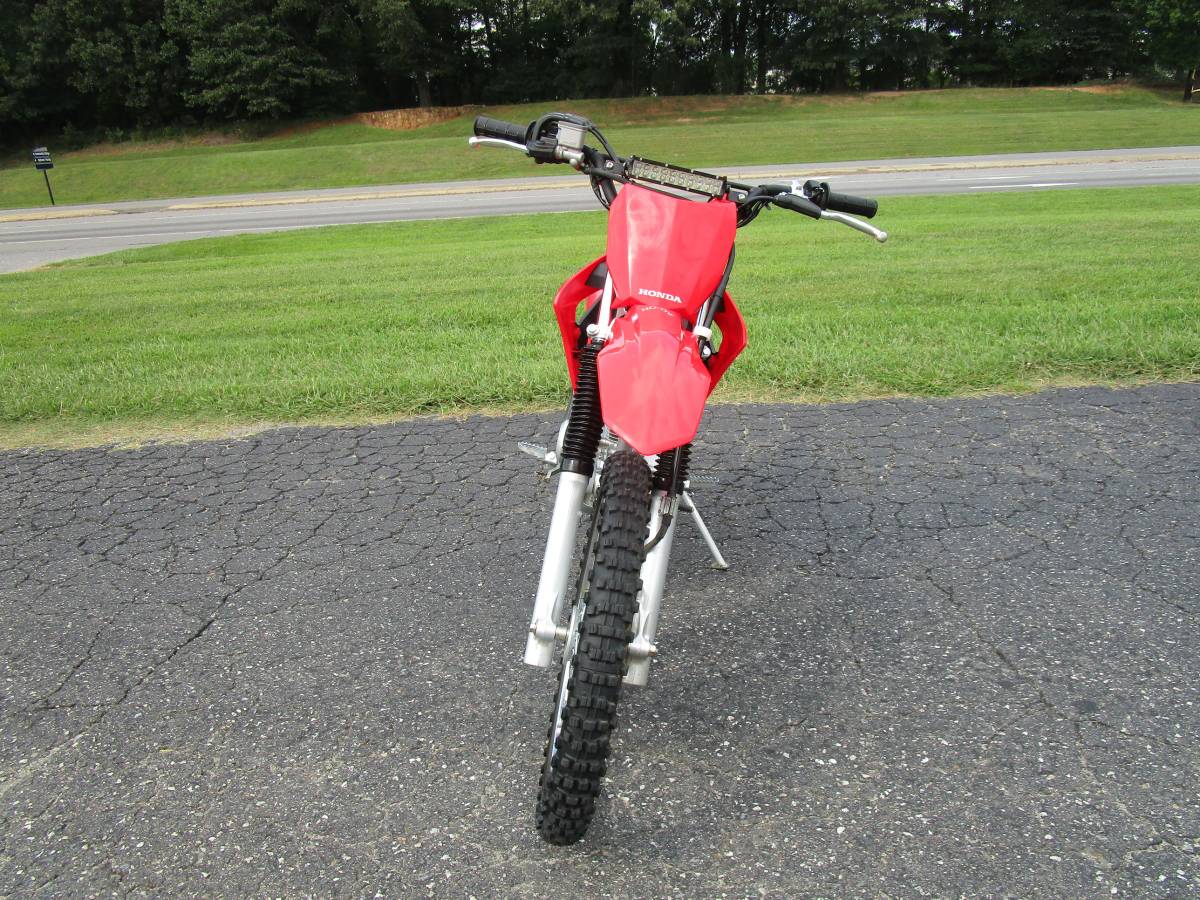 2025 Honda, Import USA — Foto 5 z 11