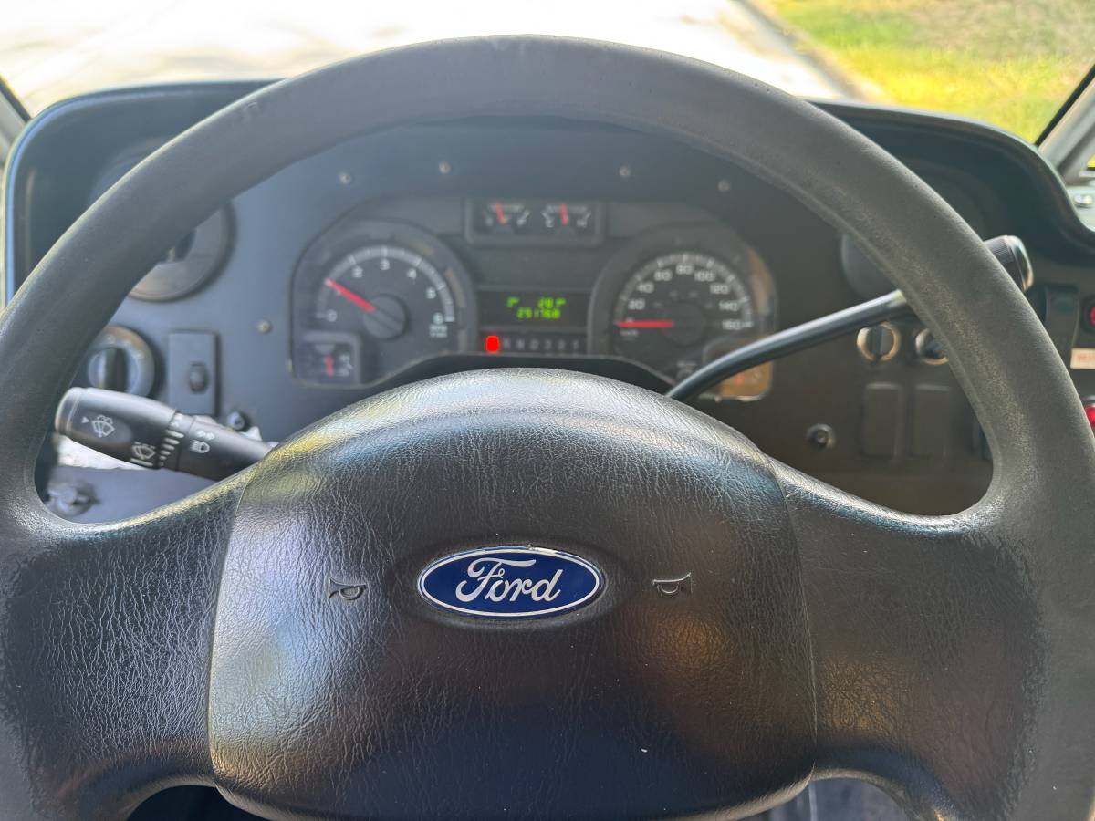 2012 Ford, Import Kanada — Foto 10 z 11