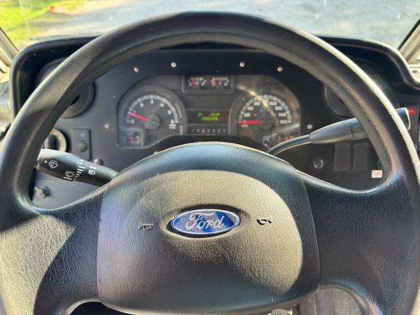 2014 Ford, Import Kanada — Foto 10 z 11