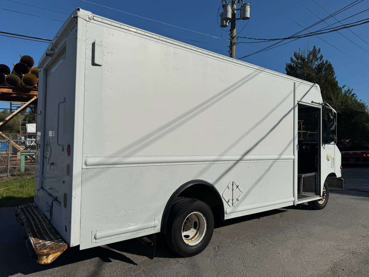 2014 Ford, Import Kanada — Foto 3 z 11