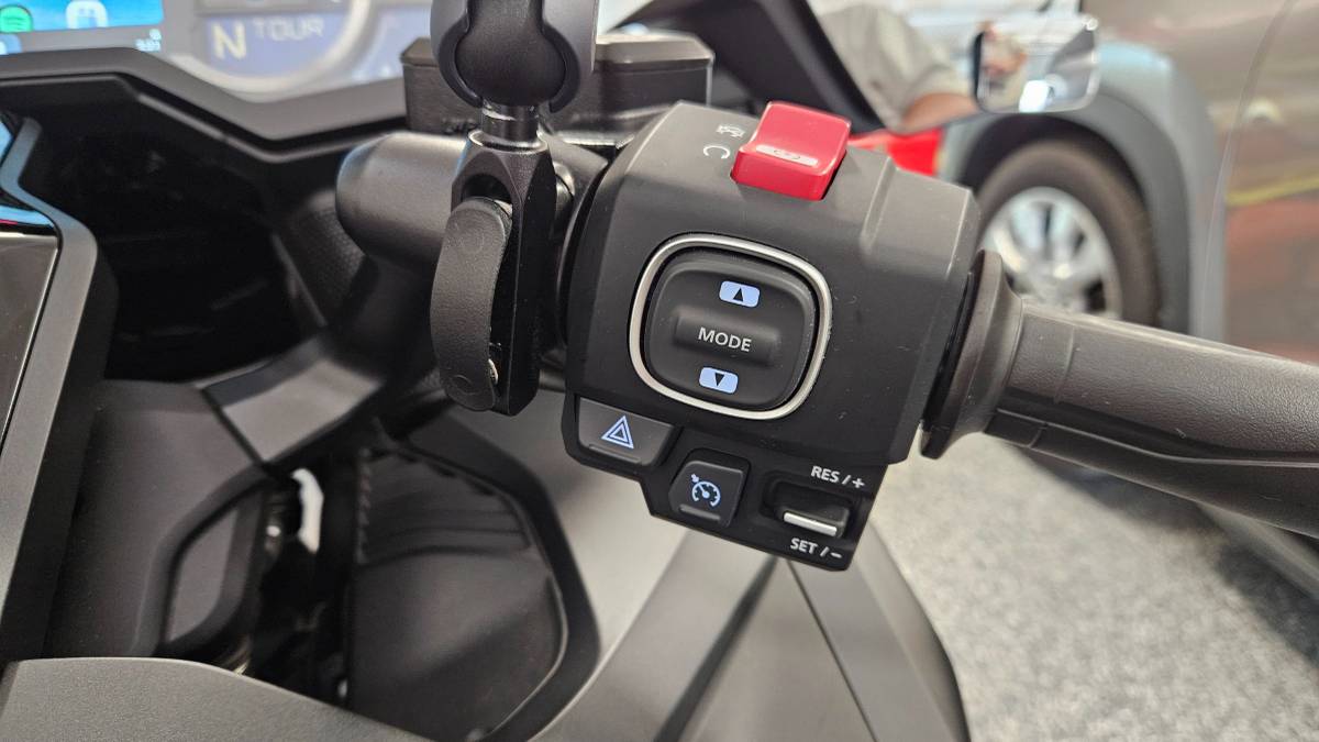 2025 Honda, Import USA — Foto 12 z 12