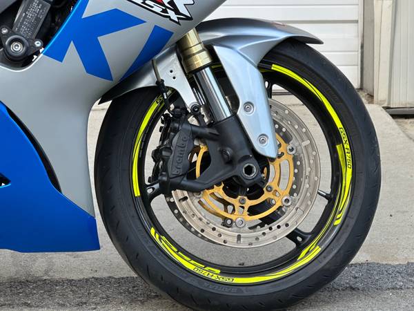 2011 Suzuki, Import USA — Foto 5 z 12