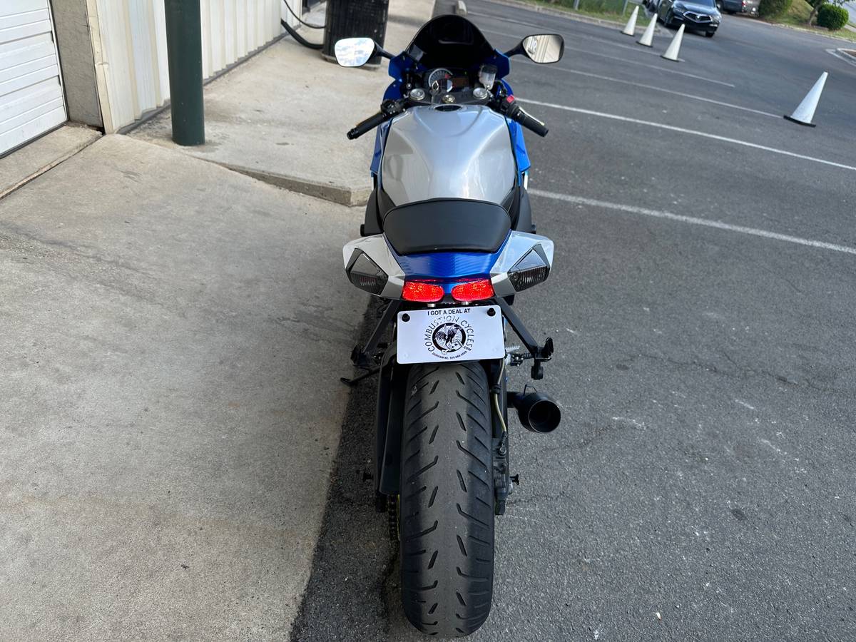 2011 Suzuki, Import USA — Foto 8 z 12