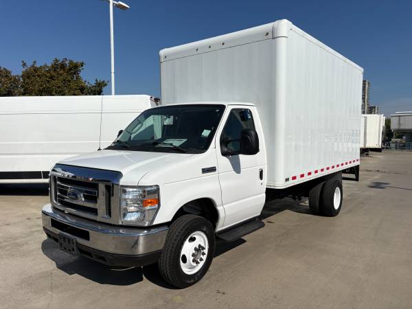 2019 Ford, Import Kanada — Foto 1 z 12 2019 Ford, Import Kanada — Foto 1 z 12