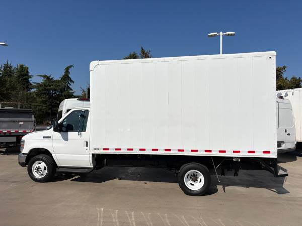 2019 Ford, Import Kanada — Foto 2 z 12