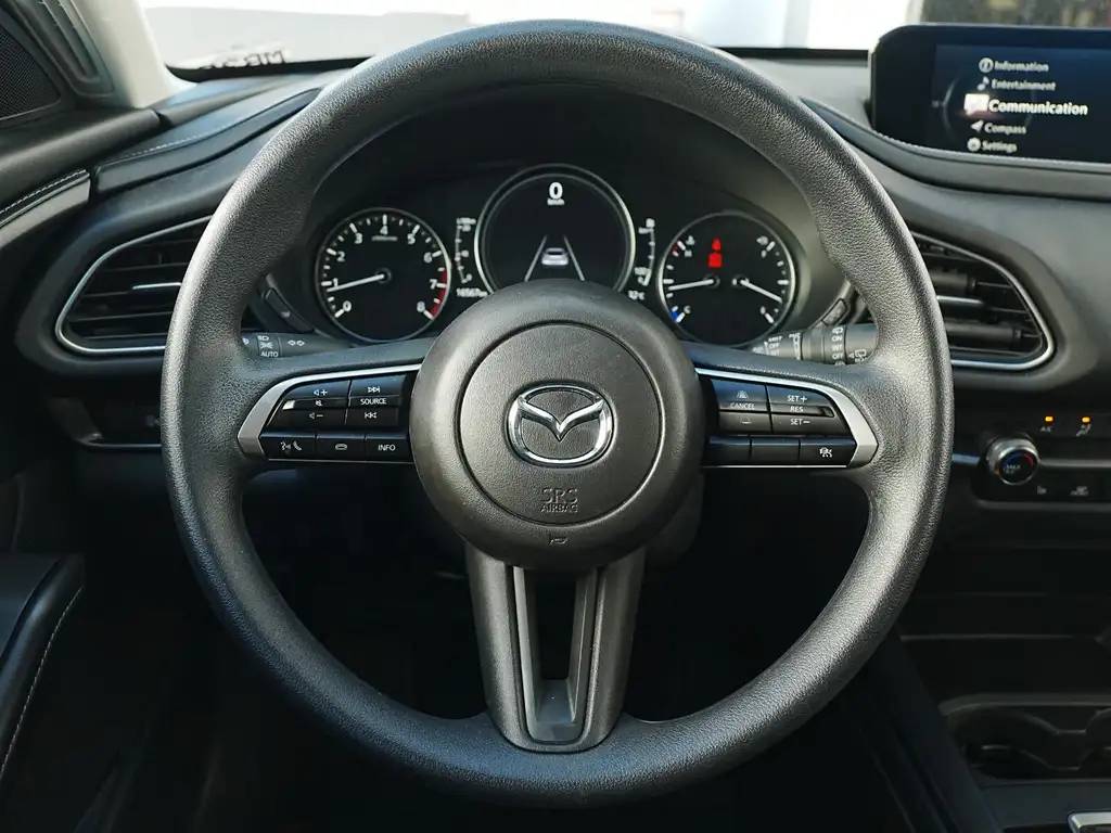2025 Mazda, Import Kanada — Foto 11 z 12