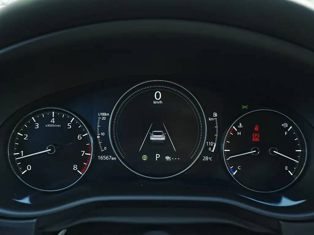 2025 Mazda, Import Kanada — Foto 12 z 12