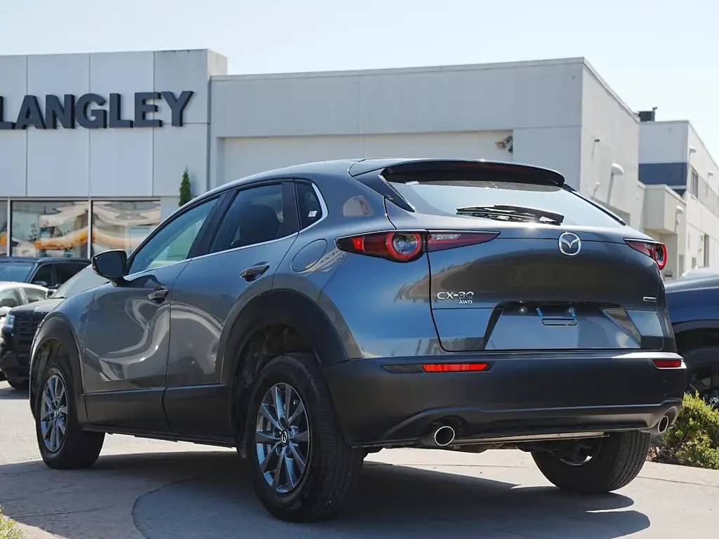 2025 Mazda, Import Kanada — Foto 3 z 12