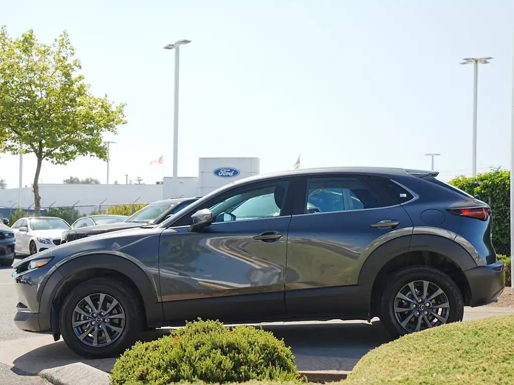 2025 Mazda, Import Kanada — Foto 4 z 12