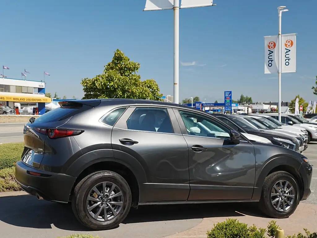 2025 Mazda, Import Kanada — Foto 6 z 12