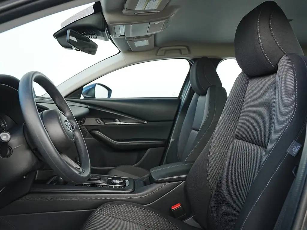 2025 Mazda, Import Kanada — Foto 7 z 12