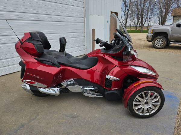 2015 Can-Am, Import USA — Foto 2 z 4