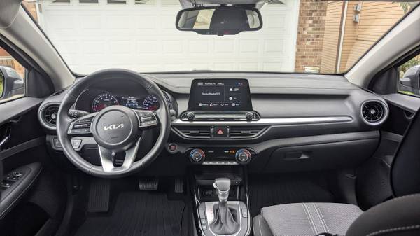 2023 Kia, Import Kanada — Foto 5 z 9