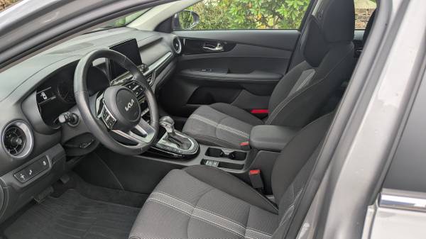 2023 Kia, Import Kanada — Foto 7 z 9