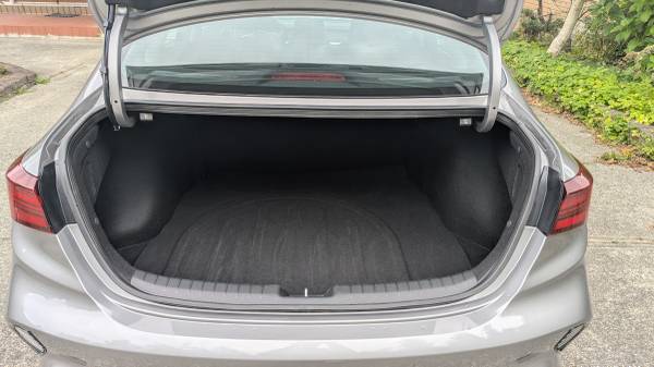 2023 Kia, Import Kanada — Foto 9 z 9