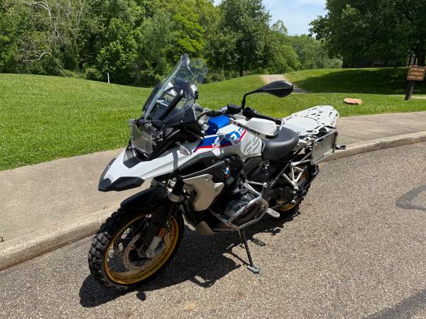 2019 BMW, Import USA — Foto 3 z 10