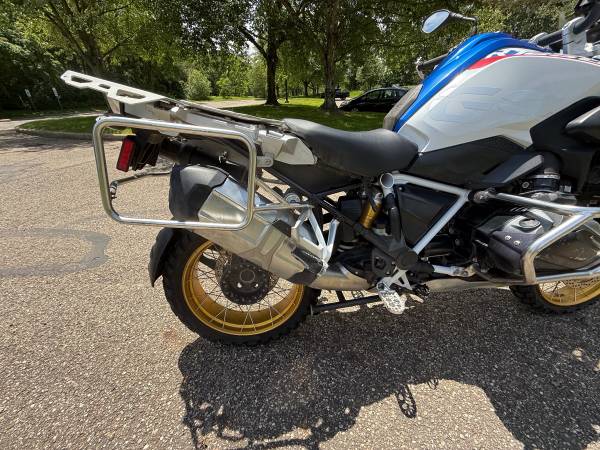 2019 BMW, Import USA — Foto 7 z 10
