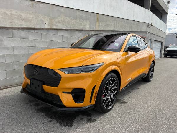 2022 Ford, Import Kanada — Foto 2 z 12