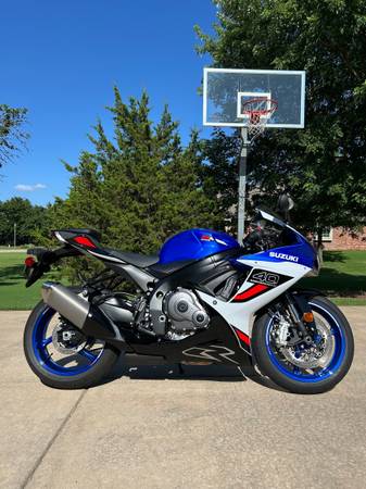 2026 Suzuki, Import USA — Foto 1