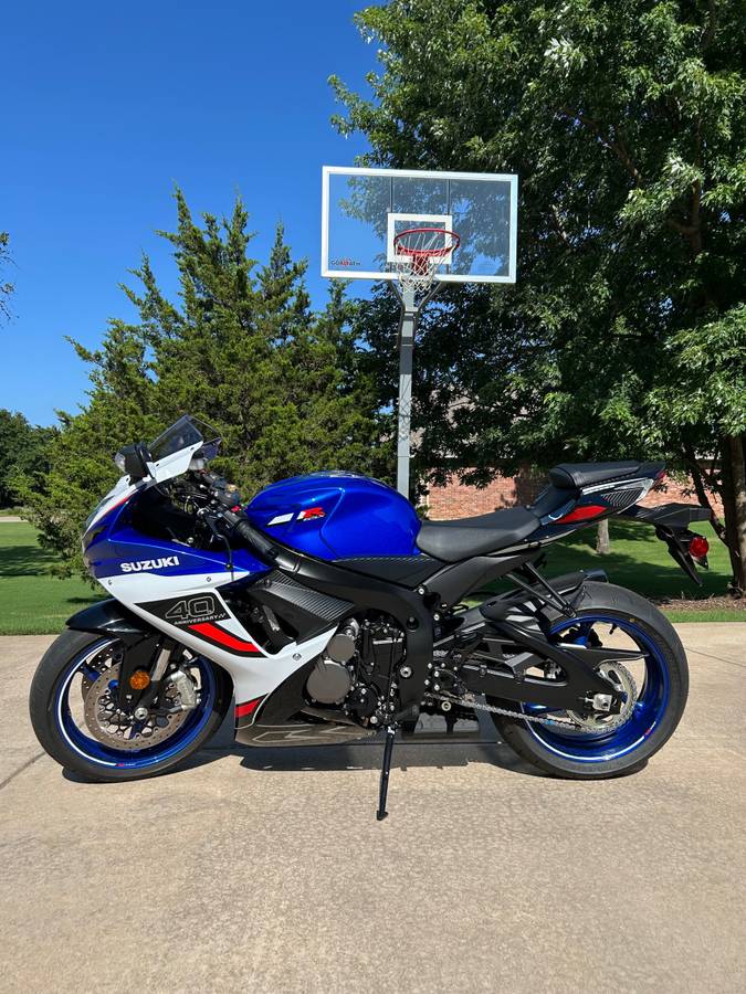 2026 Suzuki, Import USA — Foto 2 z 5