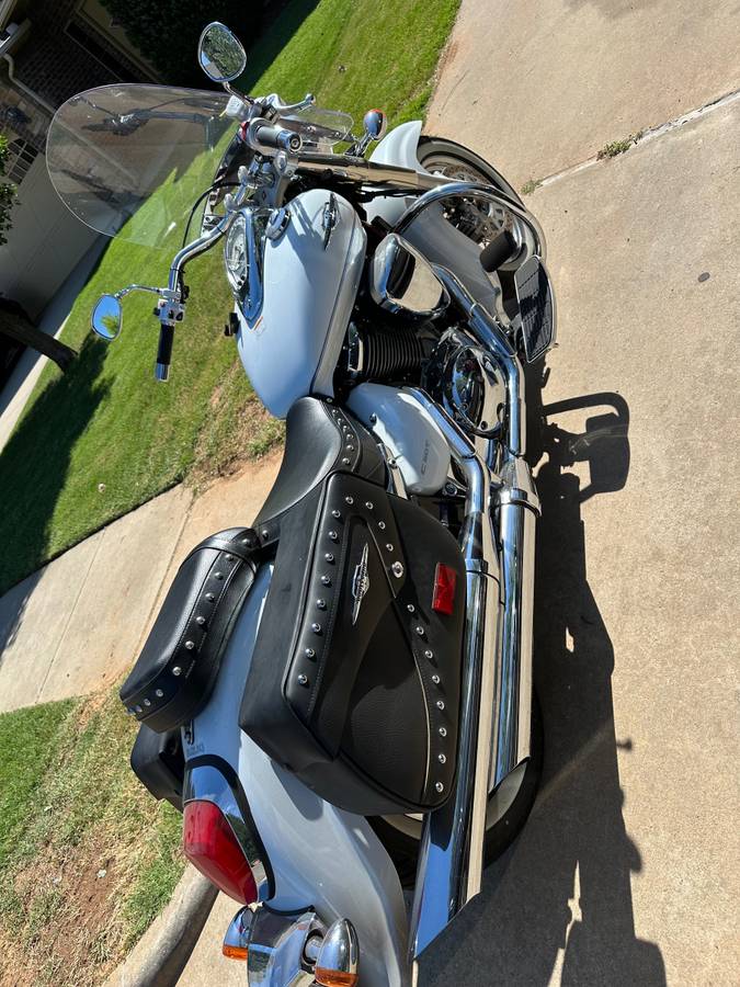 2021 Suzuki, Import USA — Foto 2 z 5