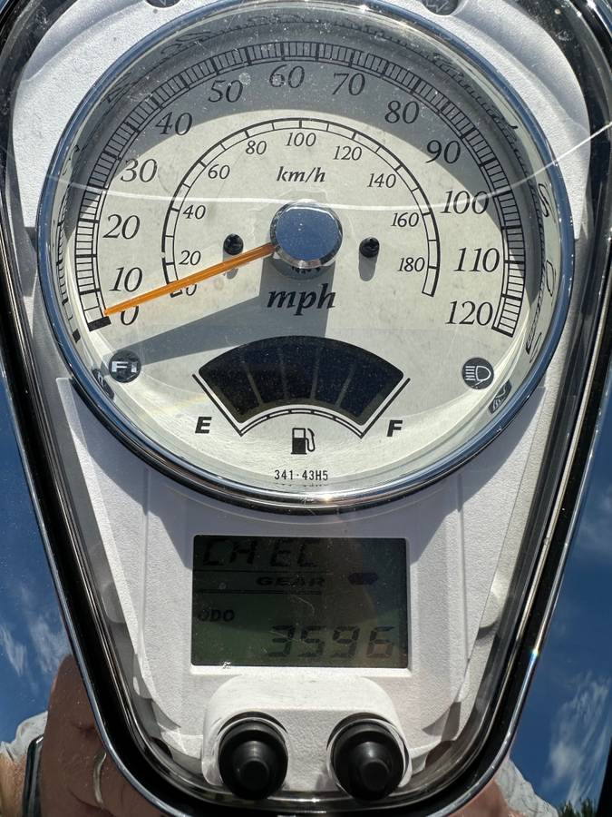 2021 Suzuki, Import USA — Foto 5 z 5