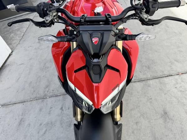 2026 Ducati, Import USA — Foto 11 z 12