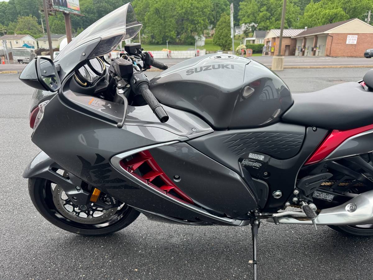 2023 Suzuki, Import USA — Foto 10 z 12