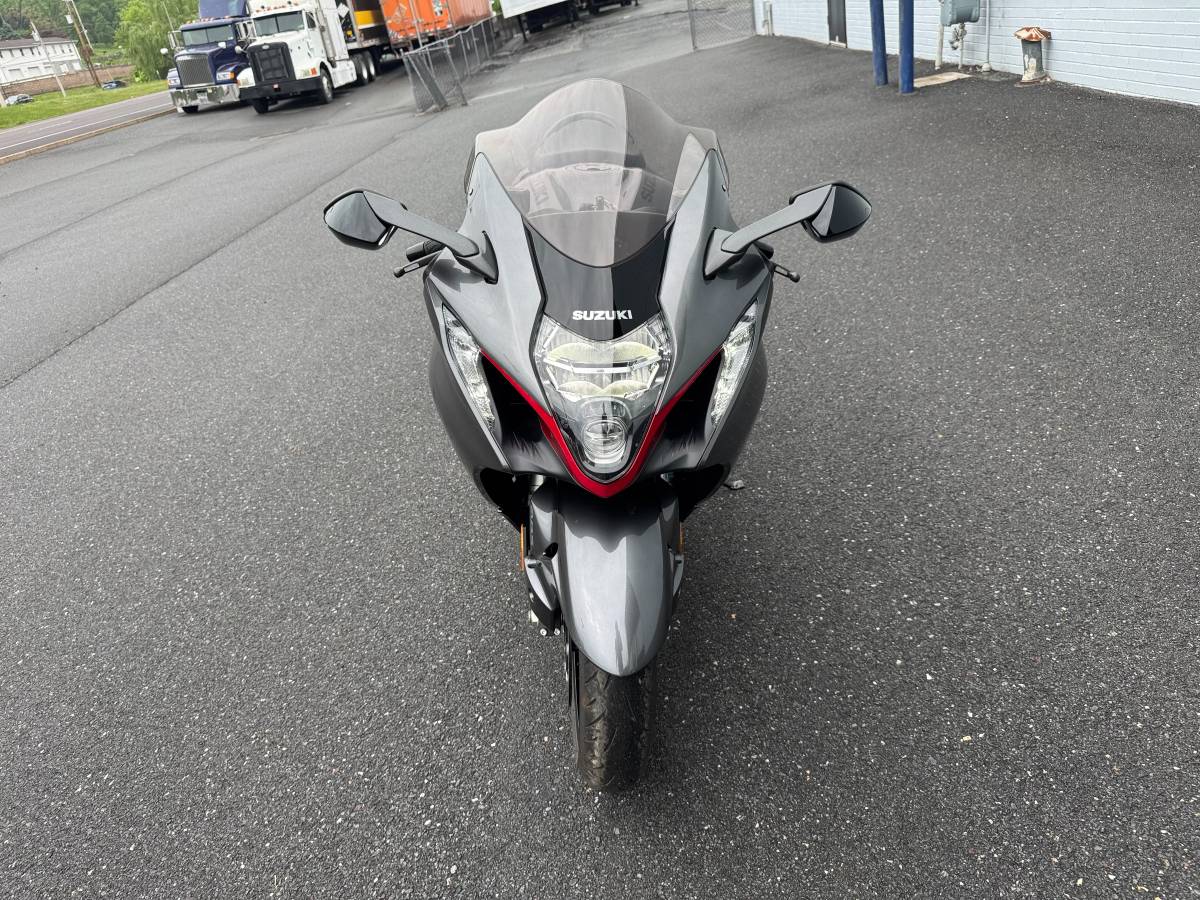 2023 Suzuki, Import USA — Foto 3 z 12