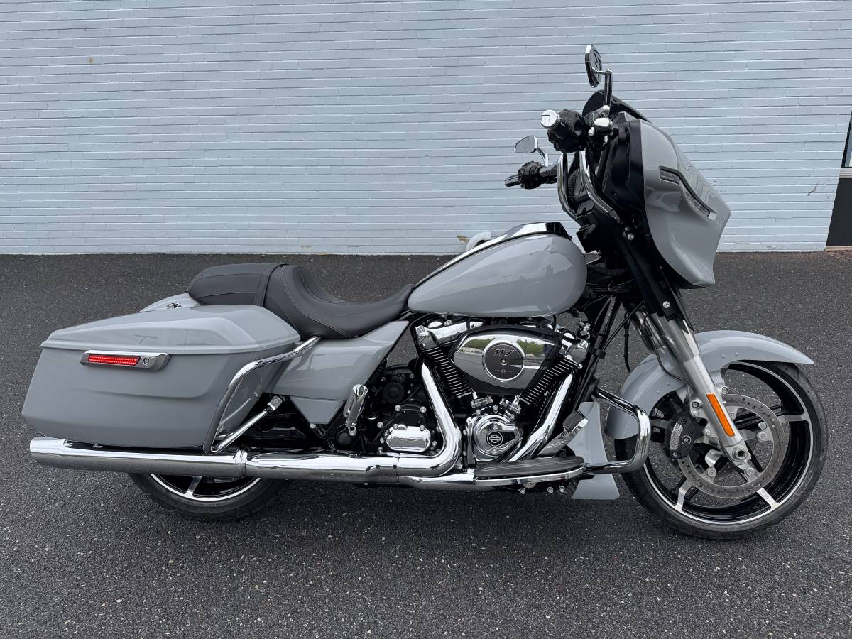 Harley-Davidson, Import USA — Foto 2 z 12