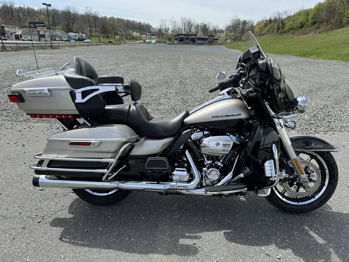 Harley-Davidson, Import USA — Foto 4 z 12