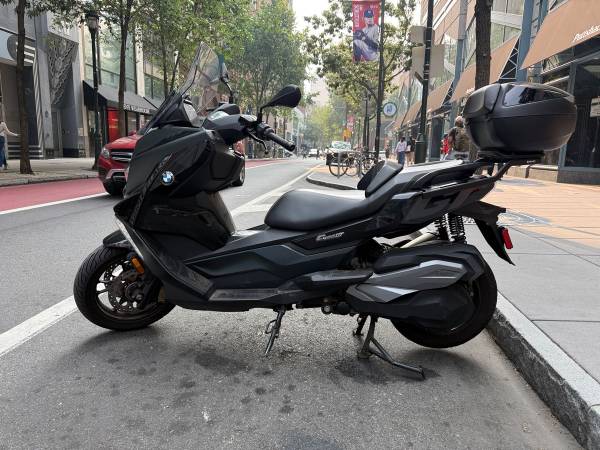 2022 BMW, Import USA — Foto 1
