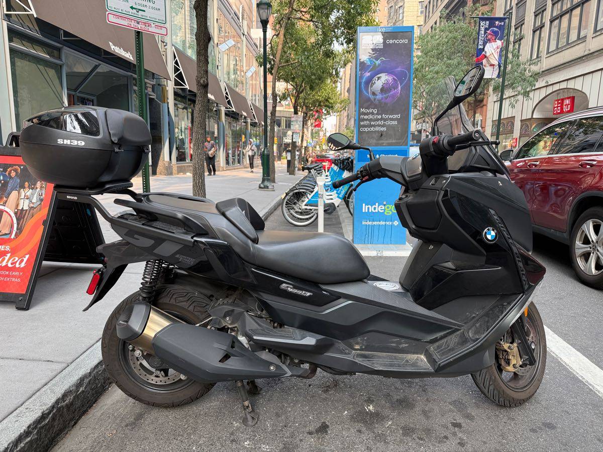 2022 BMW, Import USA — Foto 2 z 4