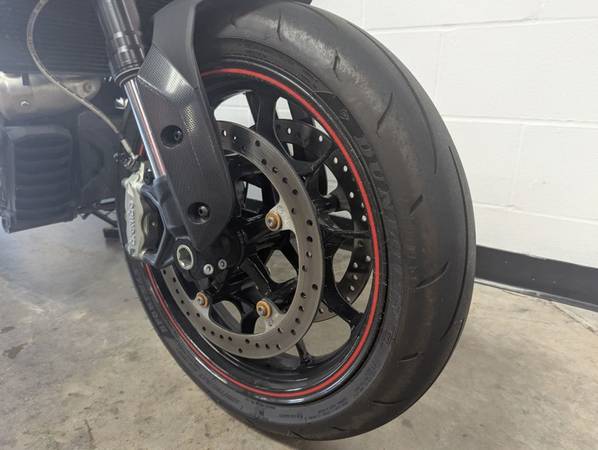 2022 Indian, schwarz, Import USA — Foto 5 z 12