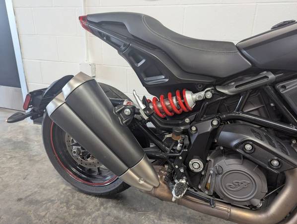 2022 Indian, schwarz, Import USA — Foto 8 z 12