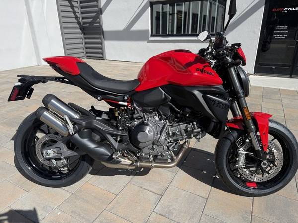 2026 Ducati, rot, Import USA — Foto 2 z 10