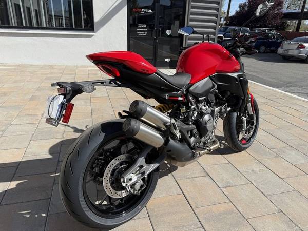 2026 Ducati, rot, Import USA — Foto 3 z 10