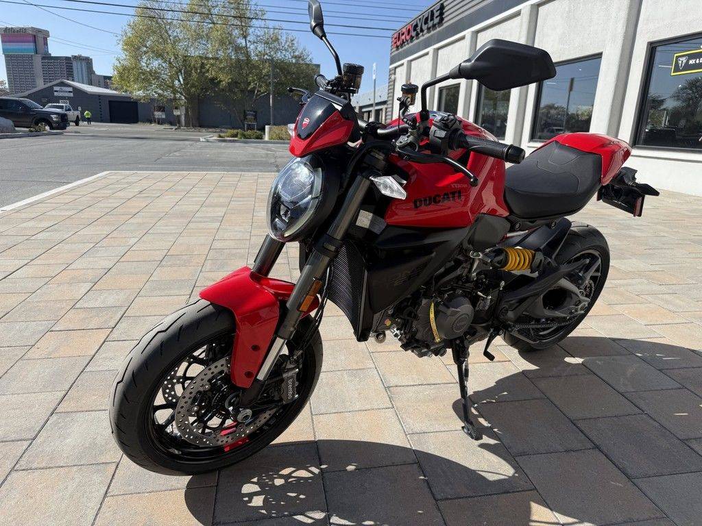 2026 Ducati, rot, Import USA — Foto 7 z 10