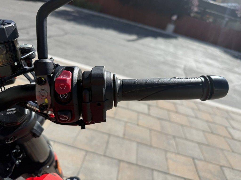 2026 Ducati, rot, Import USA — Foto 9 z 10
