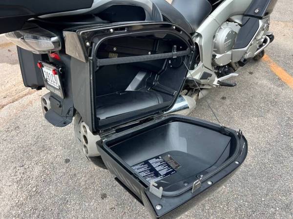 2016 BMW, Import USA — Foto 7 z 12