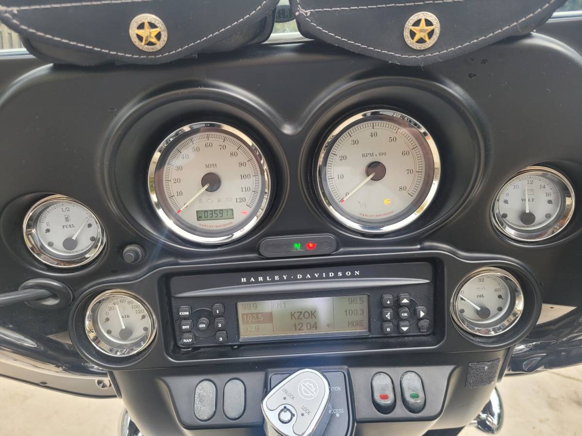 2011 Harley-Davidson, Import USA — Foto 3 z 5