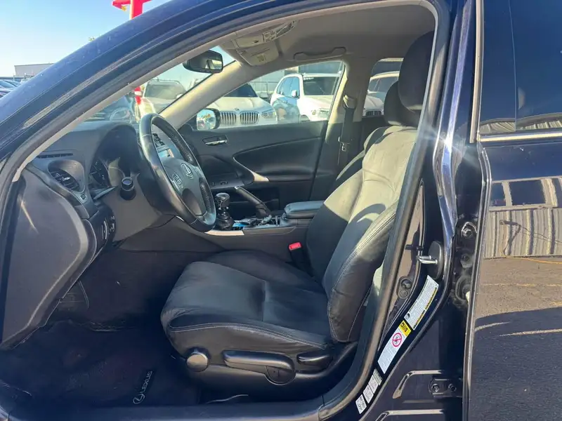 2010 Lexus IS 250, blau, 219.695 km, Import Kanada — Foto 2 z 12
